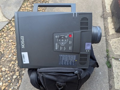Epson LCD Projektor Modell EMP-5100 & Tragetasche