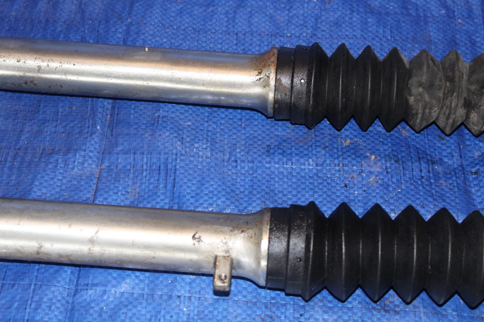 1983 Yamaha XT250 RIGHT LEFT FRONT SUSPENSION FORKS SHOCKS - Изображение 4 из 4