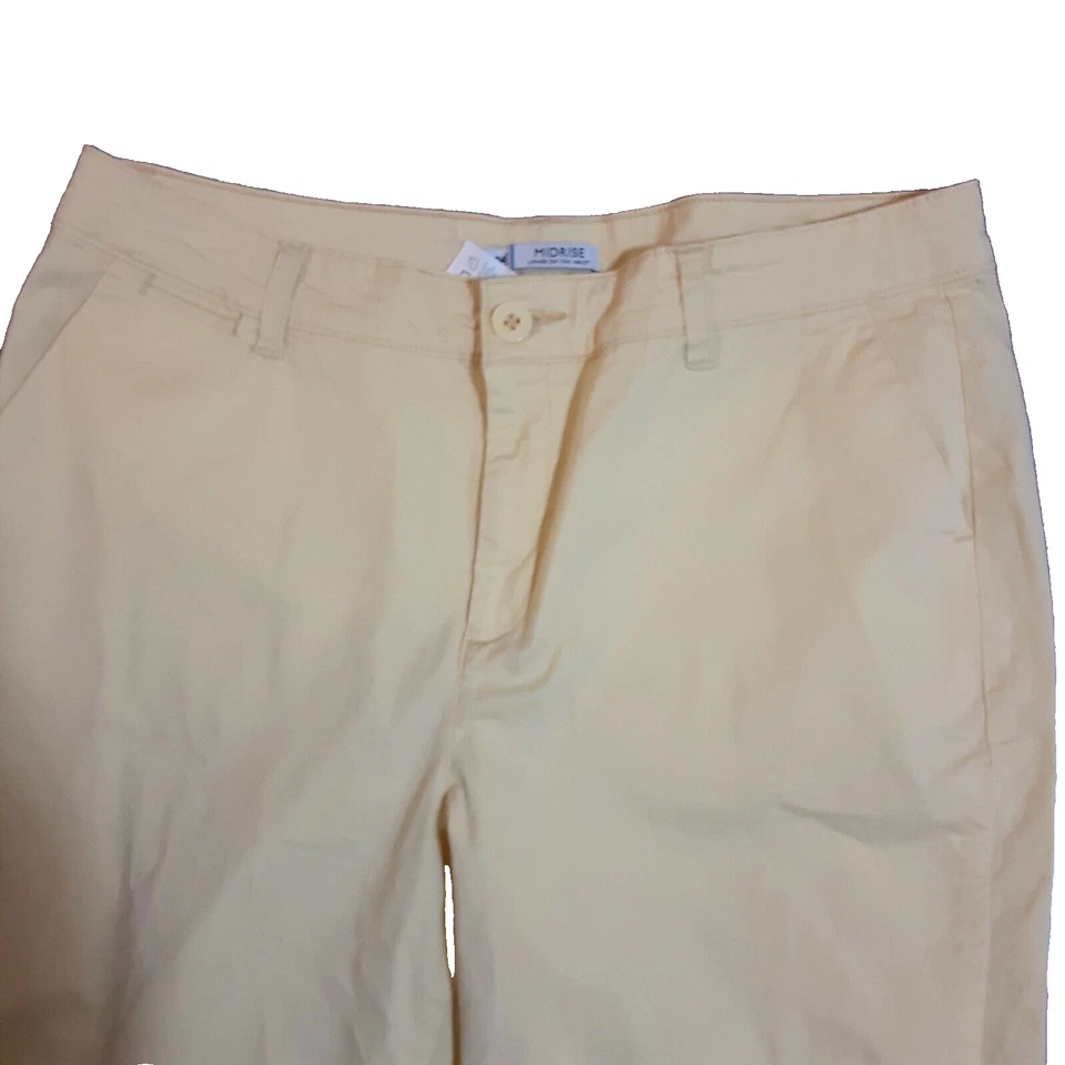 Lee yellow Bermuda shorts 36" waist mid-rise cotton spandex blend - Image 2 of 3