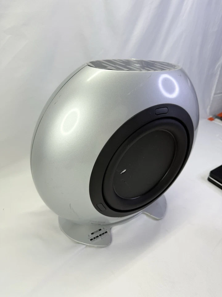 Altavoces y subwoofer de cine en casa KEF 7.1 plateado/gris Foto 3 de 4