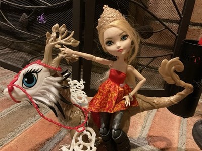 Apple White Ever After High Dragon Rider