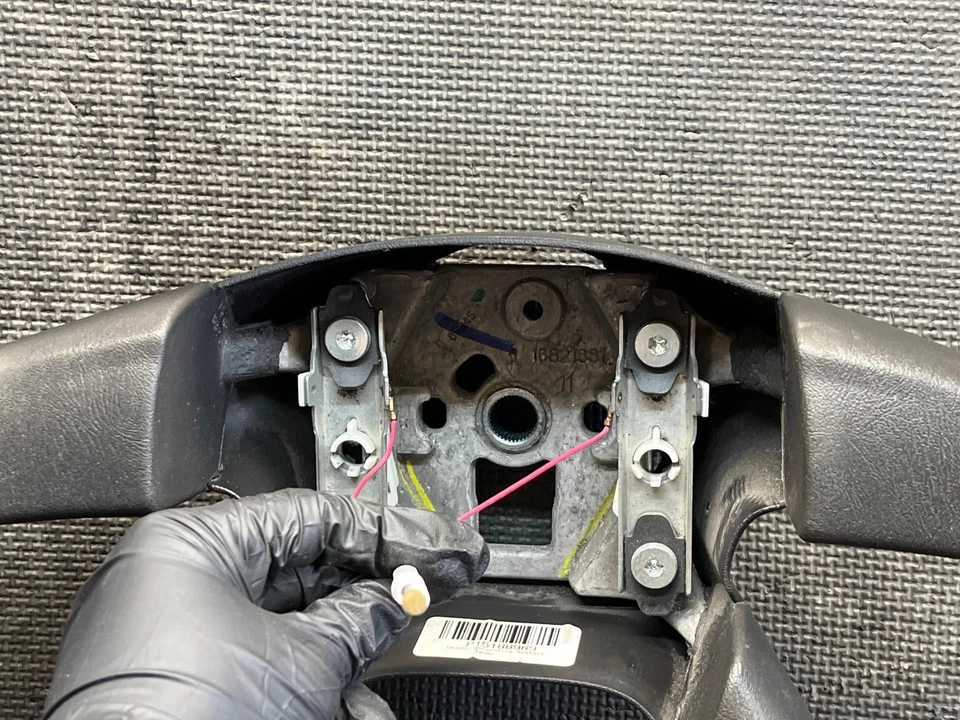 Volante 2004 GMC Sierra 2500HD 03 04 05 06 07 FABRICANTE DE EQUIPAMENTO ORIGINAL - Imagem 2 de 4