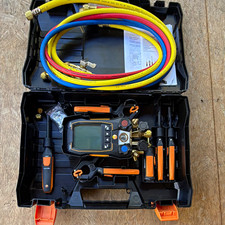 Testo 557s Digital Manifold Gauge Set w/ 3 Hoses & Case R-22/R-410A