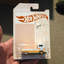 Hot Wheels 1968 Volkswagen T2 Pickup 164 Diecast Whiteorange Age 3