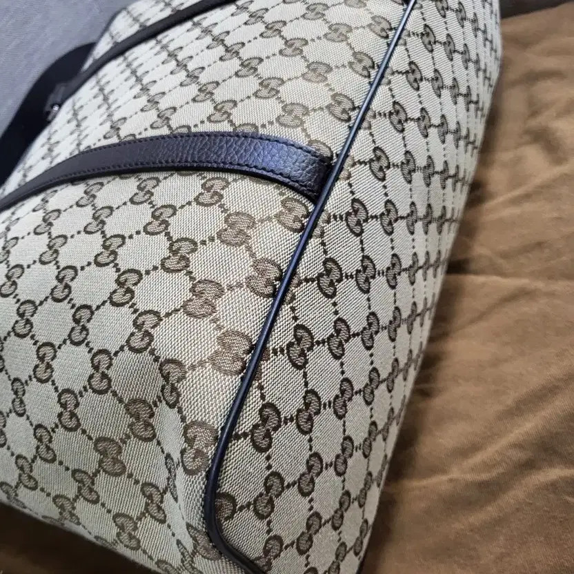 Gucci GG Supreme Canvas Shoulder Bag, Excellent Condition thumbnail 10