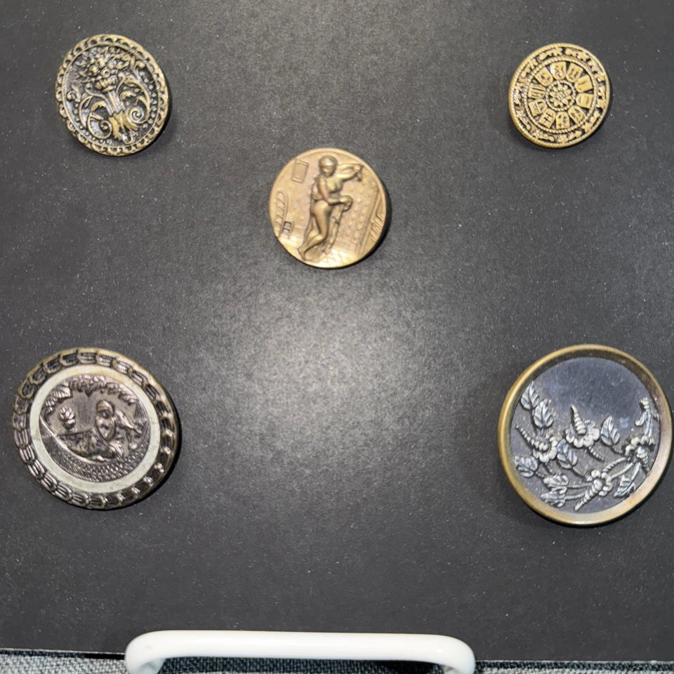 Hermoso Lote de Botones Antiguos Tarjeta #70 Foto 2 de 3