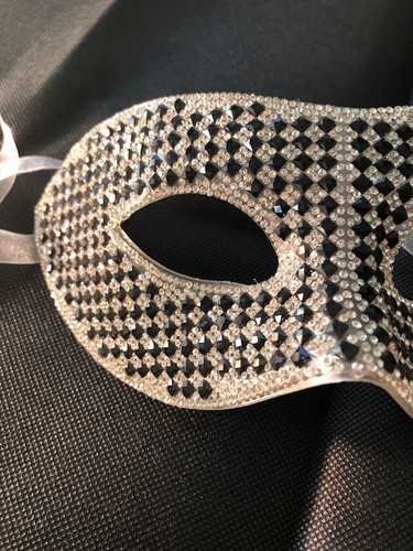 Masquerade Mask - Picture 2 of 6