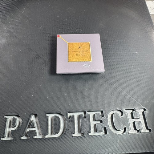 Motorola MC68EN360RC25K 2 J17A QQAF0106 52370-006 CPU CERAMIC PROCESSOR GOLD - Picture 5 of 7