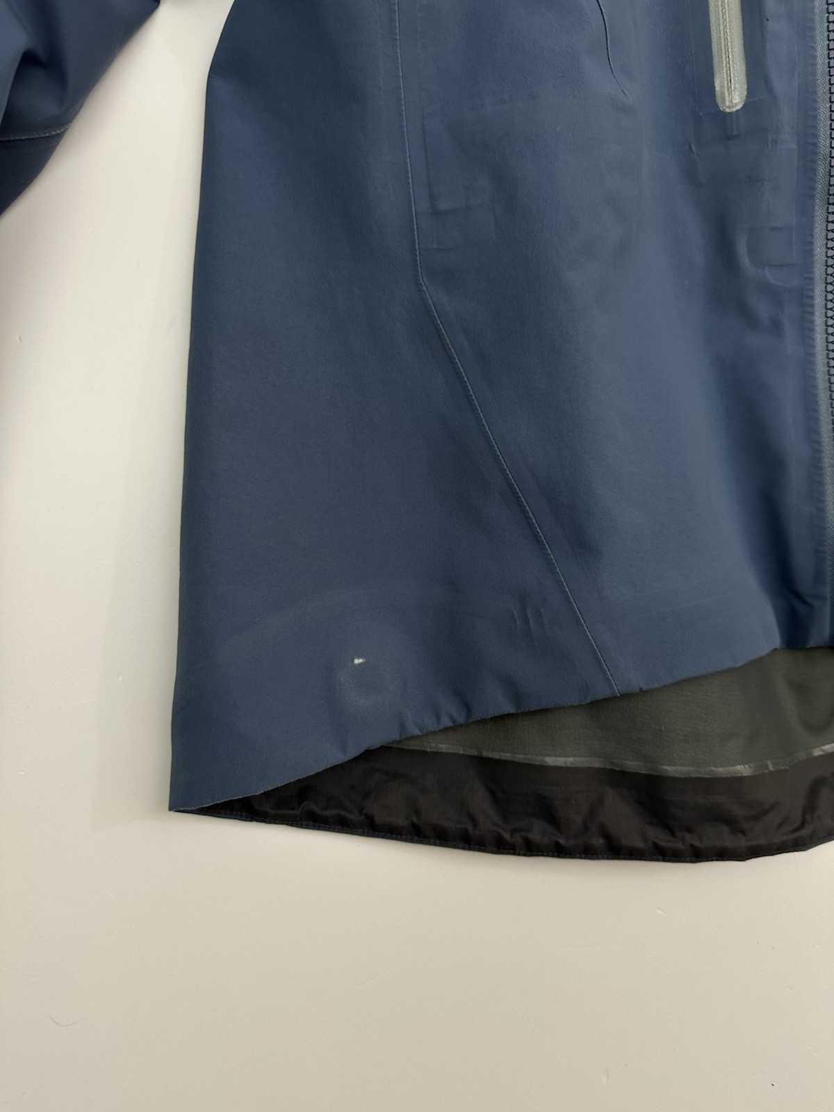 Arc'teryx Alpha SV GORE-TEX Pro Jacket, Size M, Women's, Moonlit Blue RECCO image 5