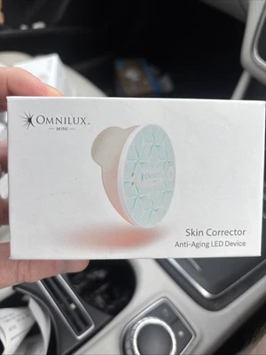 Omnilux Mini LED Skin Corrector Anti-aging Device. BNWT RRP £96.00 BRAND NEW