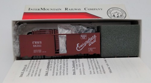 InterMountain 40802-06 10' 6" Alto AAR Boxcar CB & Q Car # 32701 Kit | Zustand: New