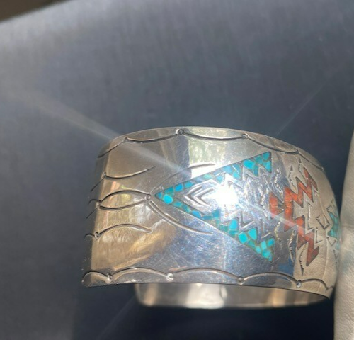 NATIVE AMERICAN NAKAI 925 STERLING SILVER CORAL AND TURQUOISE INLAID BRACELET - Picture 4 of 10