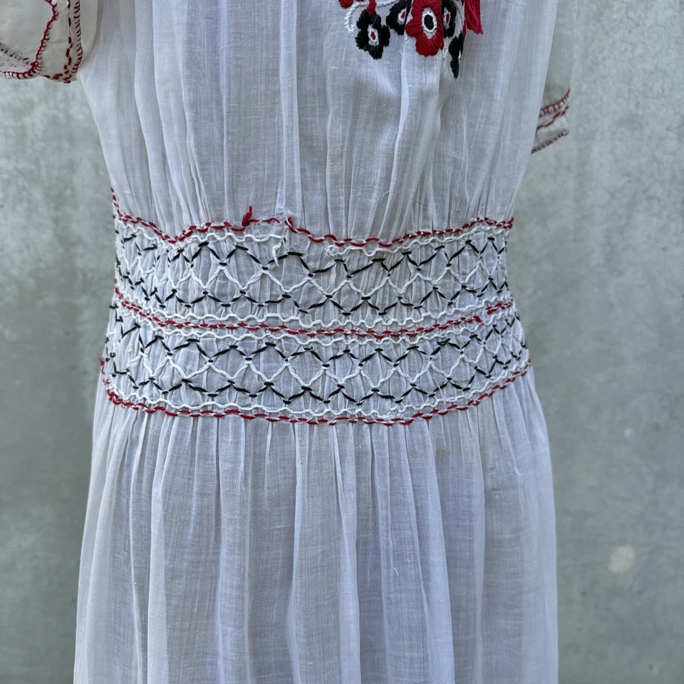 Vintage 1930s Hungarian Peasant Dress Black & Red Hand Embroidery Cotton Smockin - Image 3 of 4