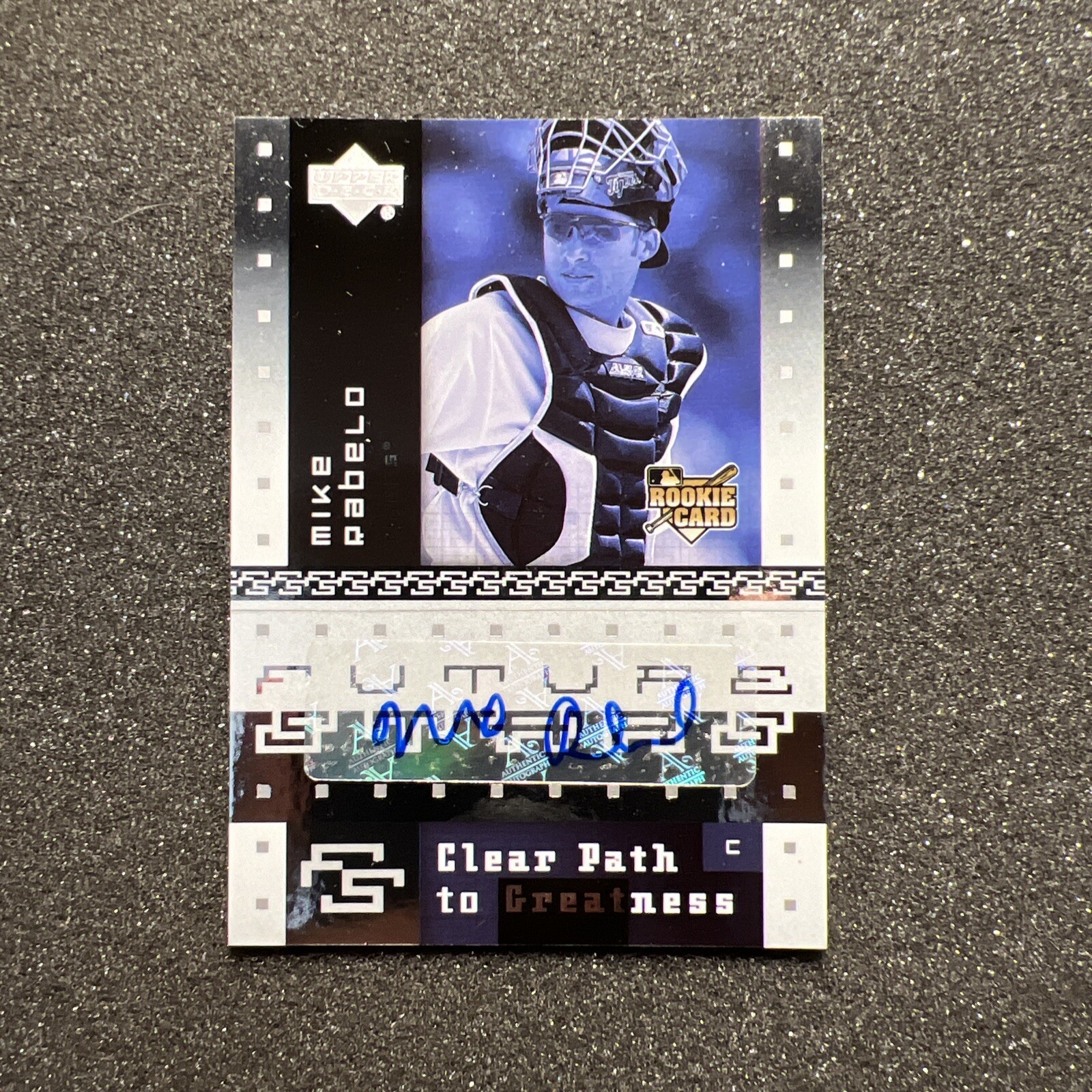 2007 UD Future Stars MIKE RABELO #111 Clear Path To Greatness AUTO ROOKIE - CARD