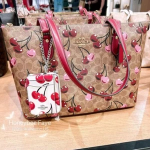NWT Coach Mollie Gallery Sac à dos & Boîte à cartes zippées avec paquet/bouteille d'impression de cerise