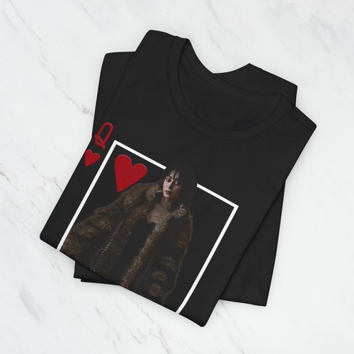 T-shirt grafica unisex Sofia Falcone - ispirata alla serie The Penguin - Foto 3 di 6
