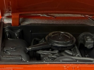 Chevrolet C10 Cheyenne Super 1974 - Rouge Et Blanc - Échelle 1/18 - Maisto - NEUF