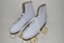 CHICAGO SKATES LADIES SIZE 9 ROLLER SKATES SPM74 