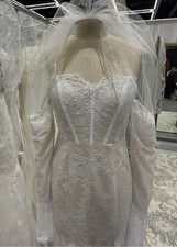 Lace Wedding dress, Sweetheart Neckline, Lace Over Nude Fabric. Size 6