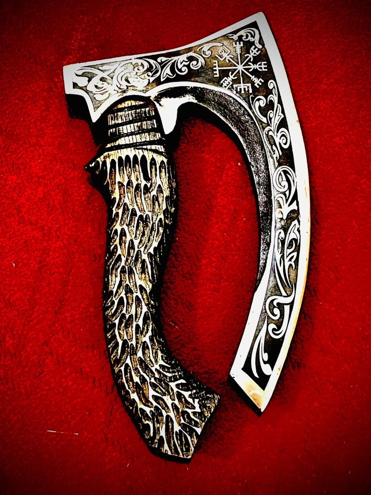 Handmade Viking Pizza Cutter Axe – Engraved Steel Blade | Antler Grip Handle
Opens in a new window o