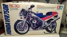 Tamiya Honda 14057 VFR750R Kit Modellino Moto 1:12