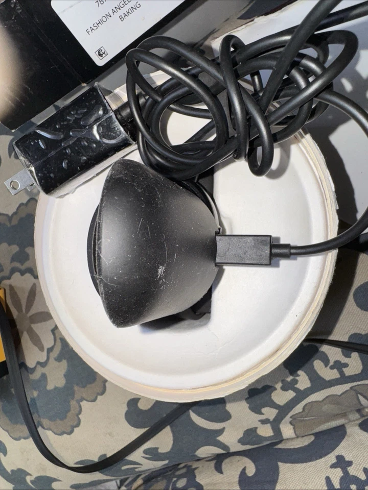 Reloj inteligente Moto 360, 1ª generación, correa de cuero negro Foto 4 de 4