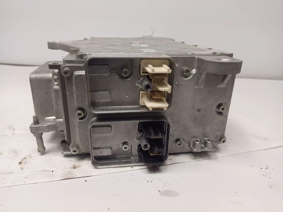 12643810 Control de motor de transmisión ECM de 2013 Chevrolet Volt Hybrid 9825082 Foto 2 de 4