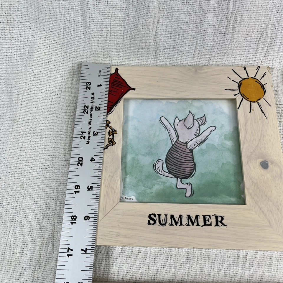 Disney Clásico Winnie the Pooh Cuatro Estaciones Enmarcado Arte de Pared CONJUNTO 4 Guardería LEER Foto 2 de 4