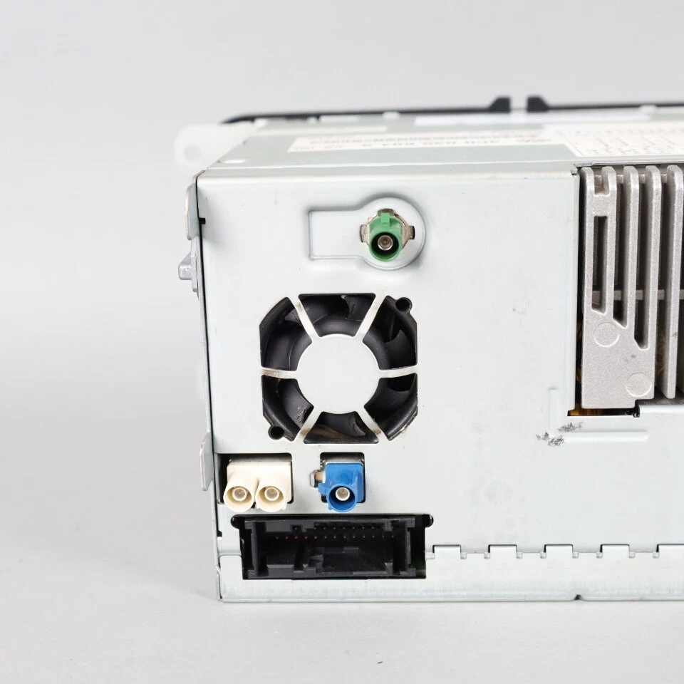 2010-2011 Volkswagen Golf EOS CC Passat Navegação Estéreo RNS-510 FABRICANTE DE EQUIPAMENTO ORIGINAL Usado - Imagem 4 de 4