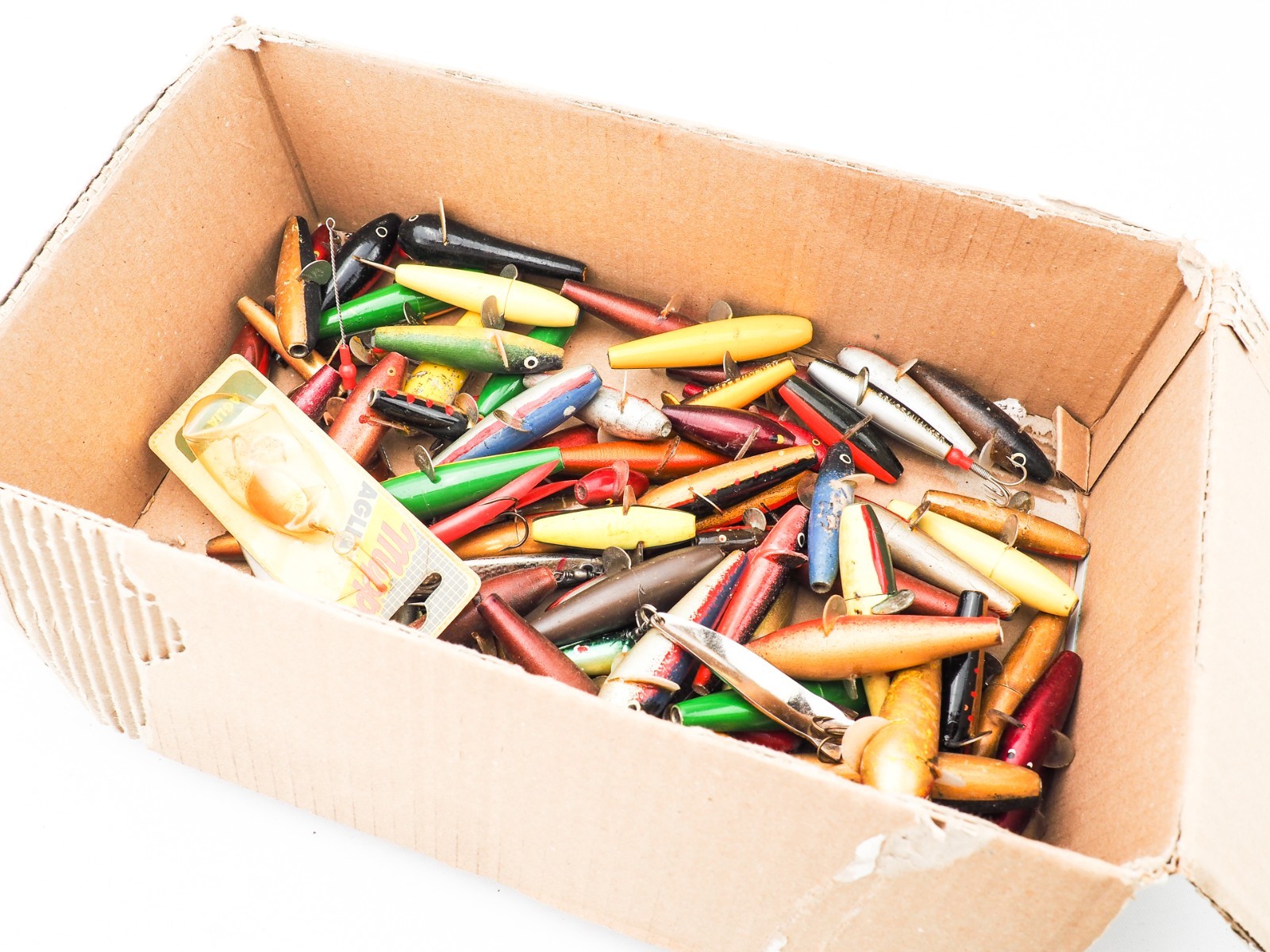 LARGE QUANTITY OF ASSORTED DEVON MINNOWS/ ABU SPOONS/ MEPPS SPINNERS ETC - Image 5