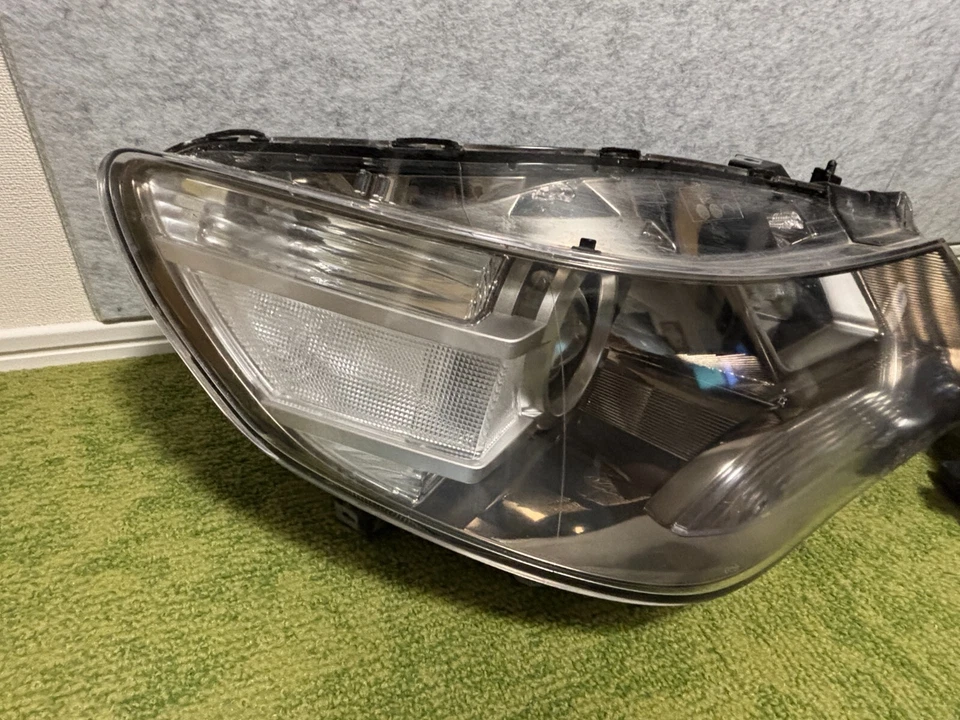 Acura Genuine RL Honda Legend KB2 2008-2012 HID Xenon Headlight Lamp Pair OEM - Image 2 of 4
