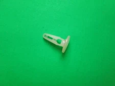 Frigidaire Recycled Deep Freeze/Freezer Gasket Clip/Retainer 5303212828