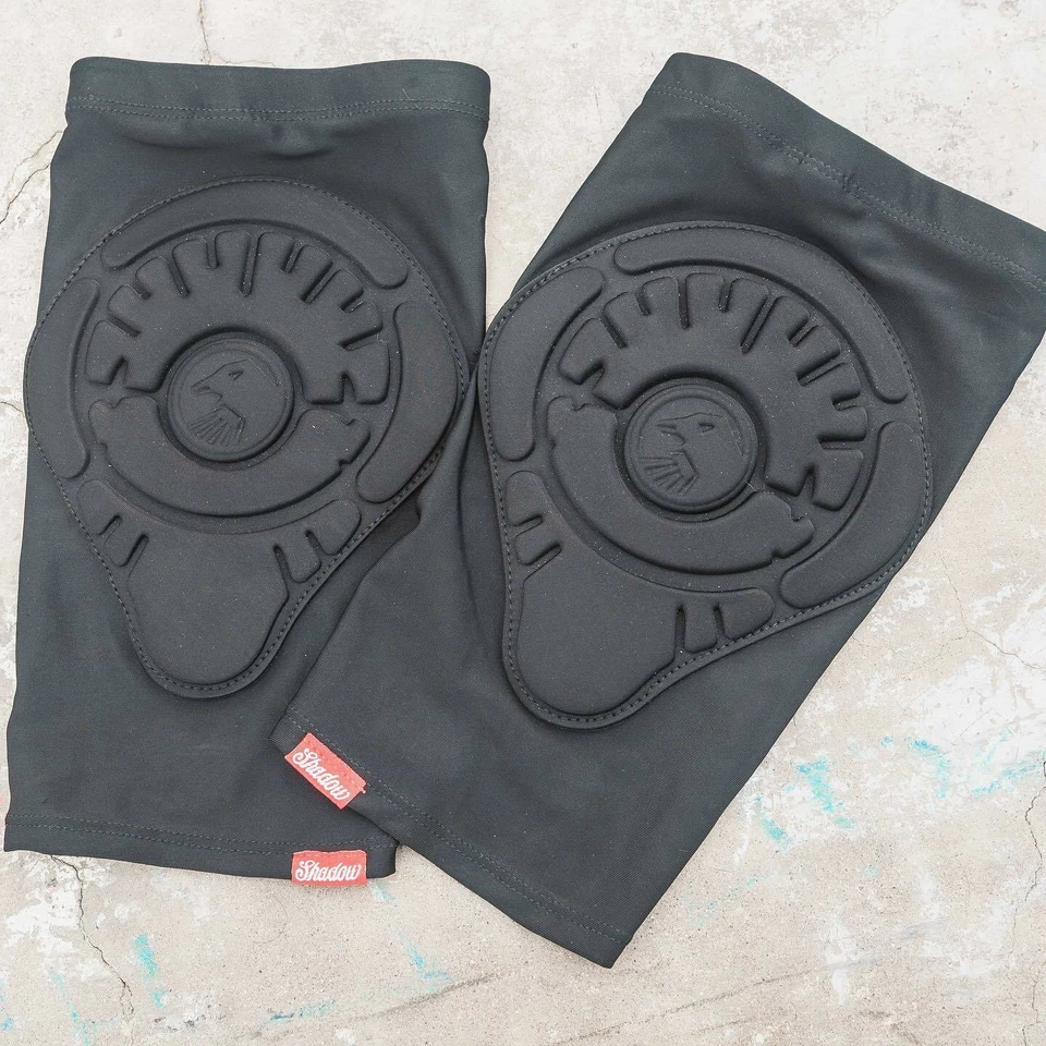 RODILLERAS SHADOW CONSPIRACY INVISA LITE BMX DISTRIBUIDOR AUTORIZADO NEGRAS NUEVAS Foto 2 de 4