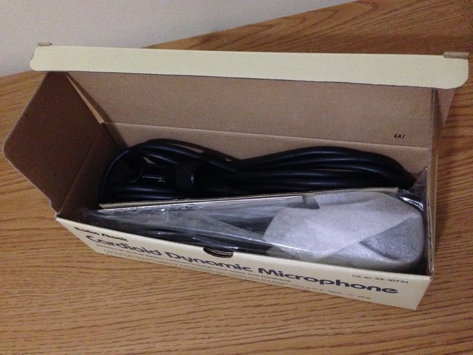Realistic Radio Shack Professional Cardioid Dynamic Microphone 33-1073A NIB NEW - Image 4 of 4