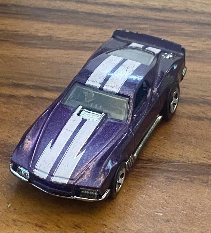 Lote De 3 Coches Hotwheels-Blvd Cruiser Púrpura-Camaro Z-28 Rojo-Panoz GTR-1 Verde Foto 2 de 4