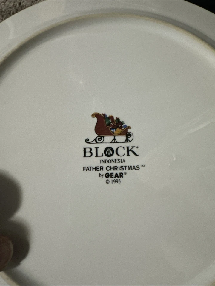 4 винтажных обеденных тарелки 1995 Block Gear Father Christmas в клетку обод 10,5 дюйма - Изображение 2 из 4