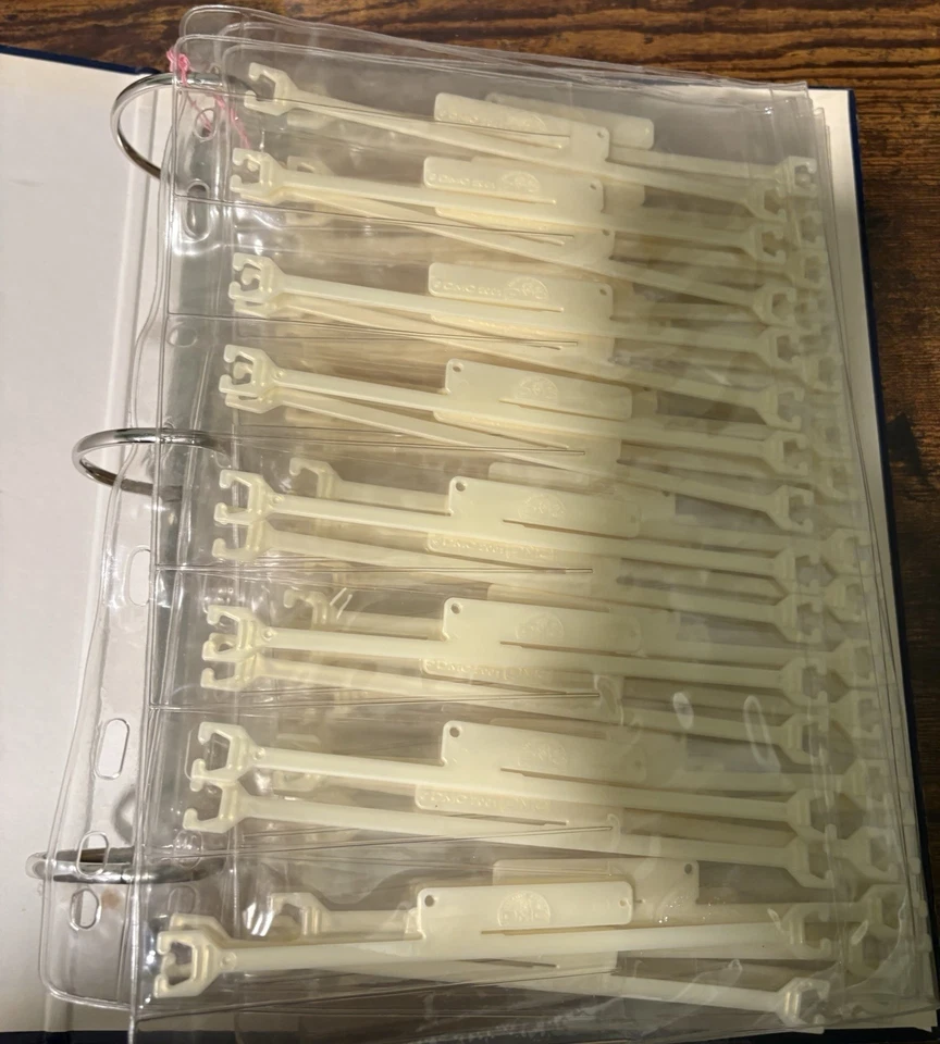 DMC Floss Binder With Stitchbow And Pages - Image 2 of 3