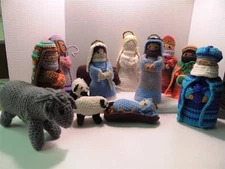 Handmade vtg Christmas Nativity Crocheted Knitted Holy Family et al 13 pc set 