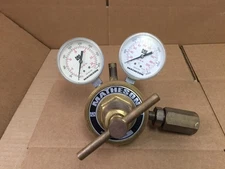 Matheson 9-590 Gas Pressure Regulator 3000 PSI w/ 63-3142 & 63-3133 Gauges