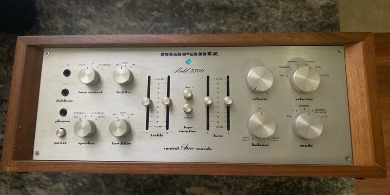 Marantz 3300 Vintage Solid-State preamplifier