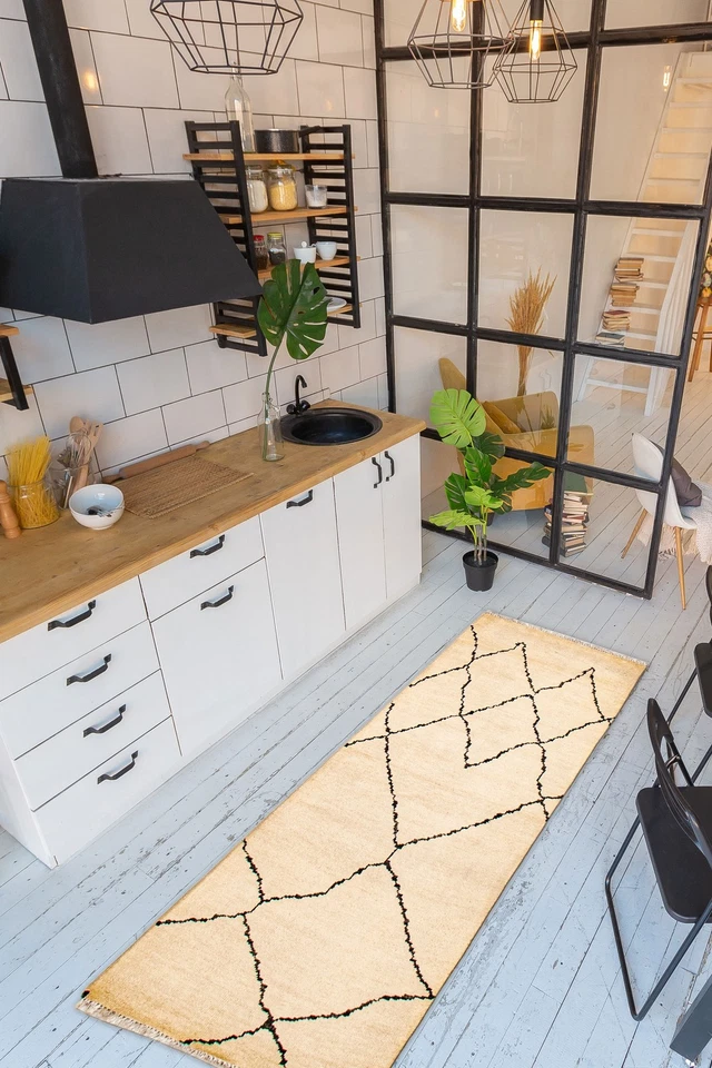 Vintage Hand-knotted Runner Rug 2'8" x 7'6" Traditional Oriental Wool Carpet - Image 2 of 4