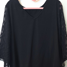 Women's Sz M Black V-Neck Pullover Blouse Lace Sheer Sleeves Solid Q79