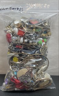 2lbs.1.9oz Assorted Multicolor Fashion Earrings Grab Bag
