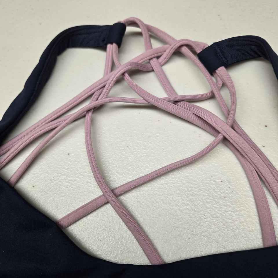 Sujetador deportivo Lululemon para mujer 6 azul marino libre para ser inalámbrico con correas Foto 4 de 4