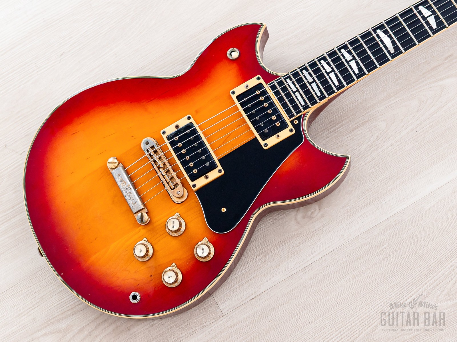 Yamaha SG2000 electric guitar >> Vintage Guitar and Bass