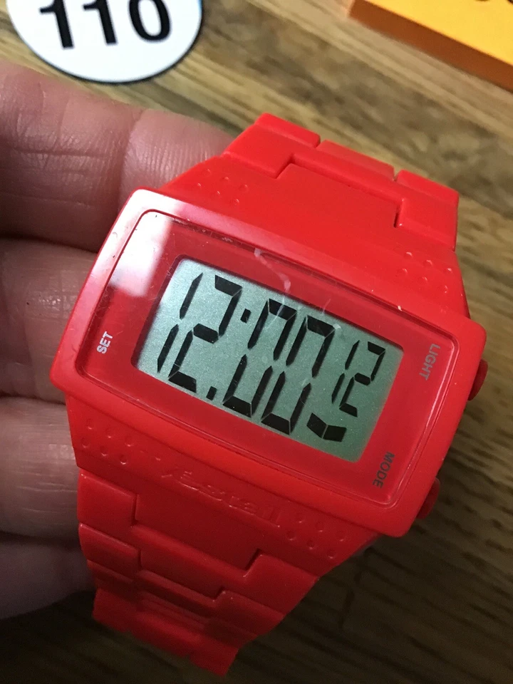 Reloj Vestal DOLBY de plástico para hombre ¡solo para piezas o exhibición! SIN MOVIMIENTOS Foto 2 de 4