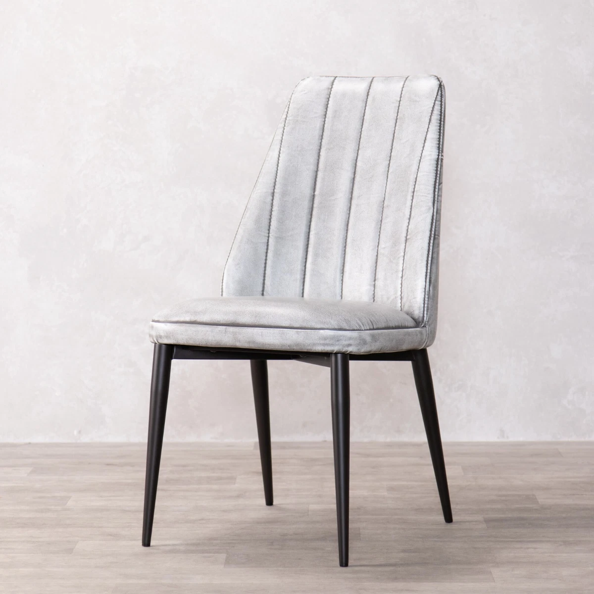 Aesthetic outlet white chair