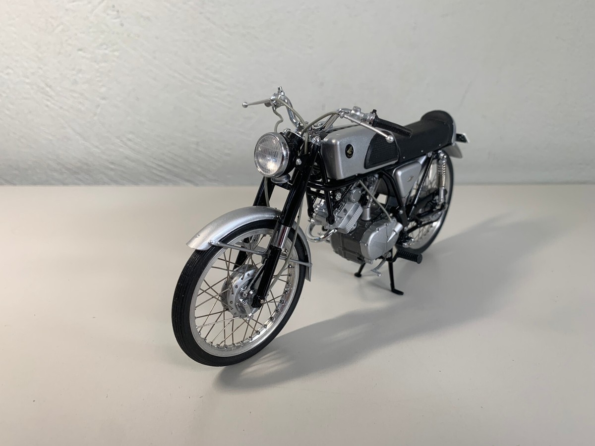 エブロ】 1/10 ホンダ CR110 ストリート 1962