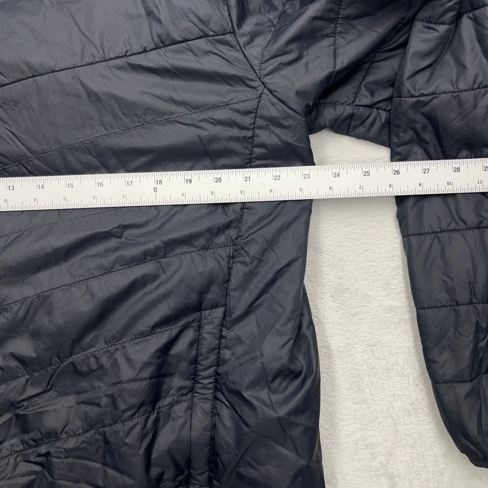 Jaqueta acolchoada feminina Marmot isolada preta com zíper completo tamanho GG - Imagem 4 de 4
