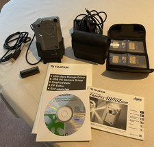 Fujifilm FinePix 4800 Zoom digital camera in good working order